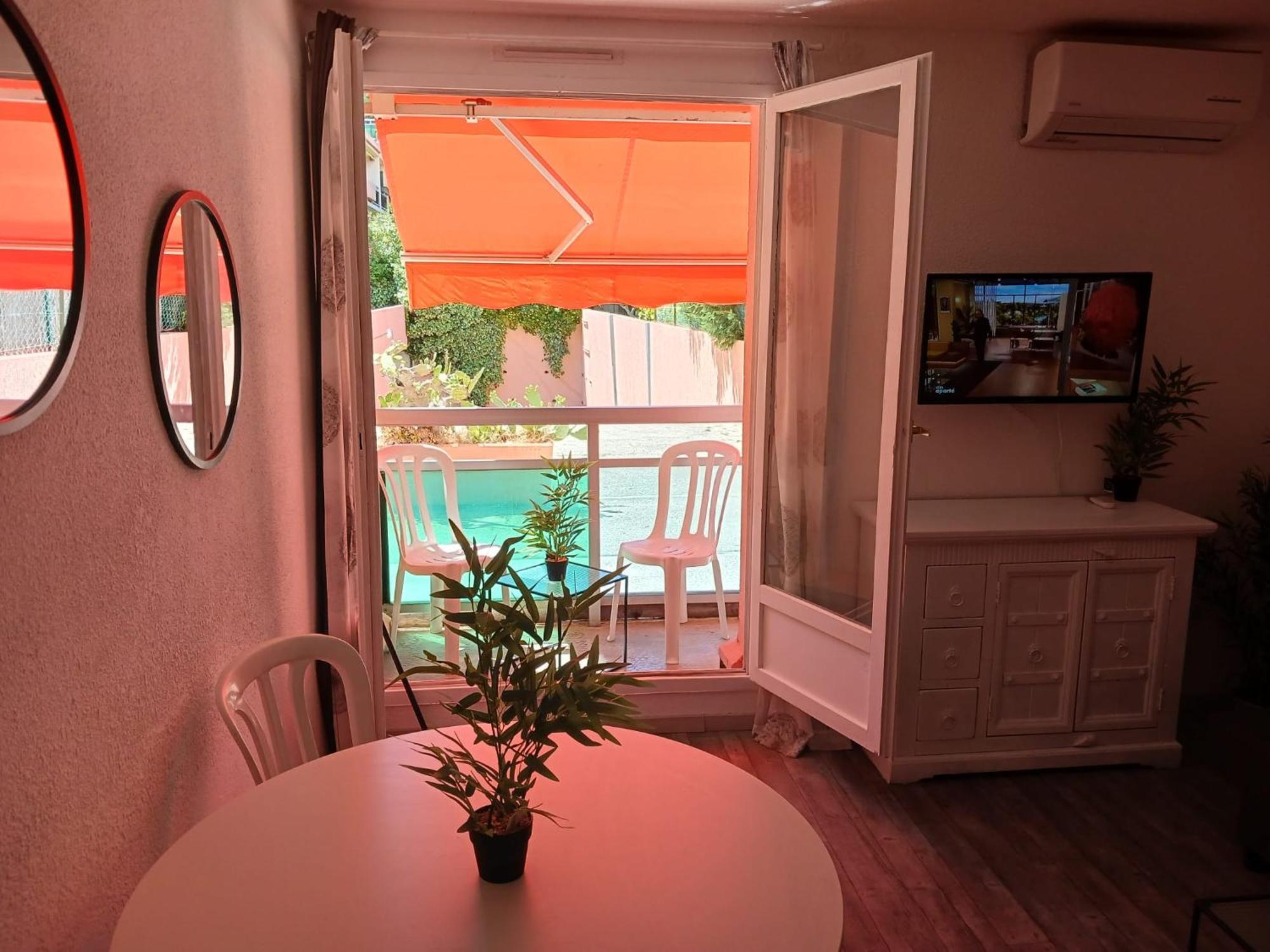 Meuble Bord De Apartment *