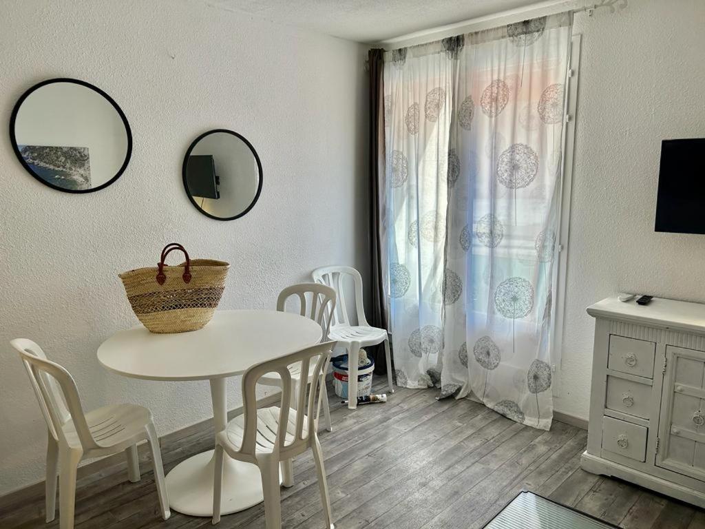 Meuble Bord De Apartment Bormes-les-Mimosas